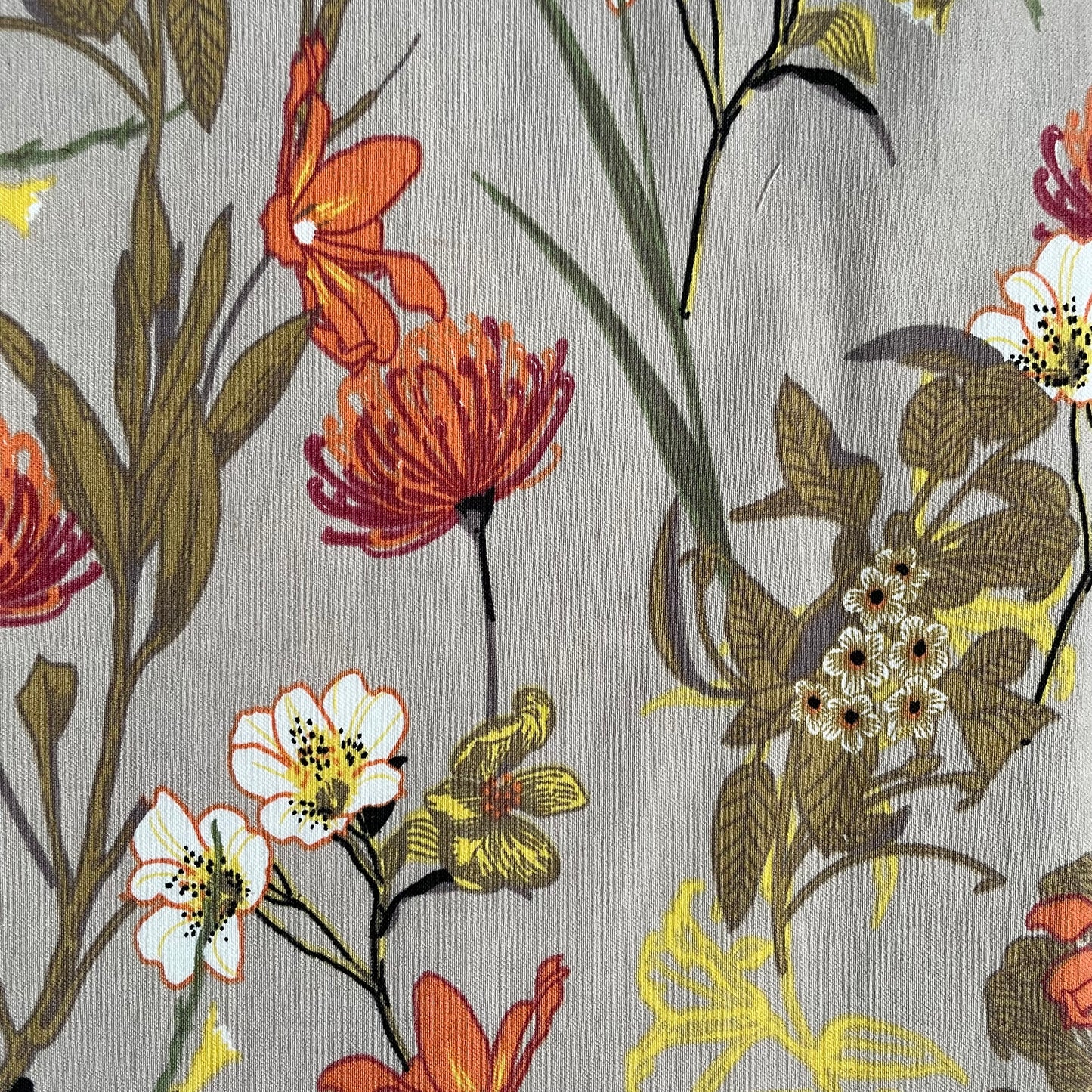 Bruine bloemen scrunchie