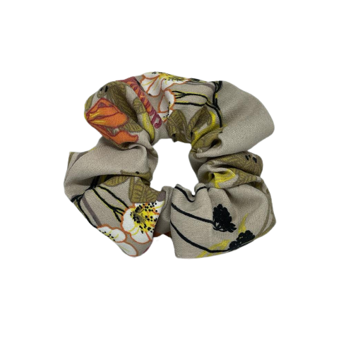 Bruine bloemen scrunchie