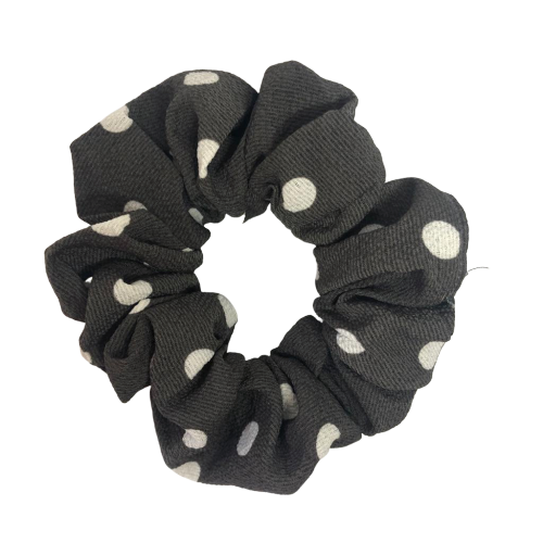 Bruine stippen scrunchie voor {$price} inclusief verzendkosten. Scrunchie-winkel.nl de grootste collectie scrunchies en haaraccessoires, hoge kwaliteit en scherpe prijs